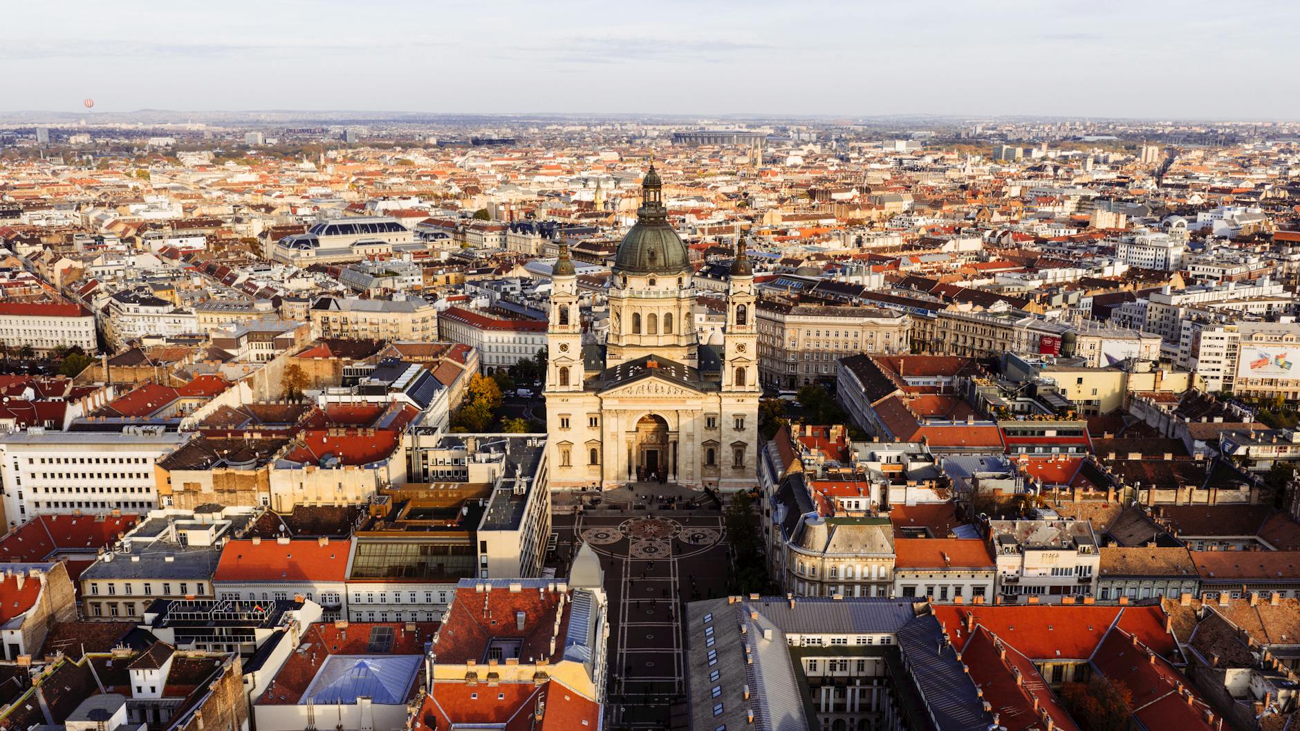 Panorama Węgrów z widocznym Ratuszem i Kościołem Farnym